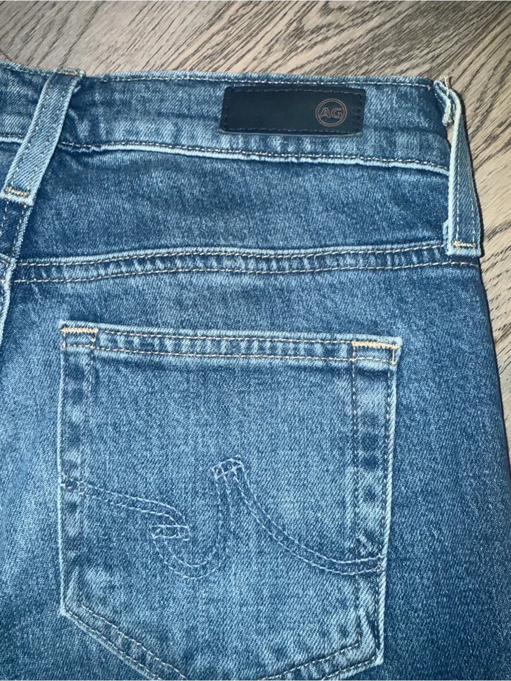 AG Adriano Goldschmied High-Rise Wide-Leg Jeans in Medium Blue Wash